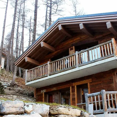 Madame Acajuma Chalet